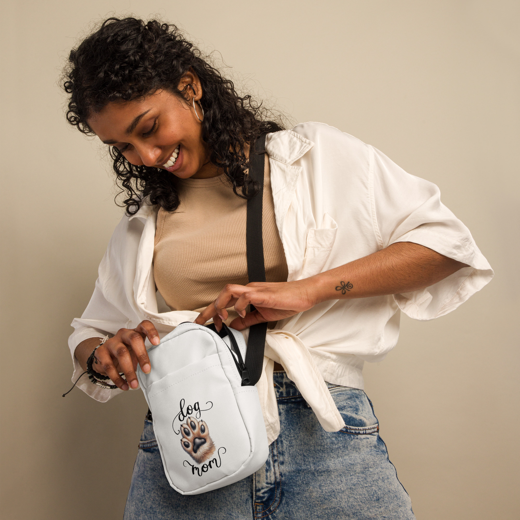 Dog Mom Utility crossbody bag - Image 2